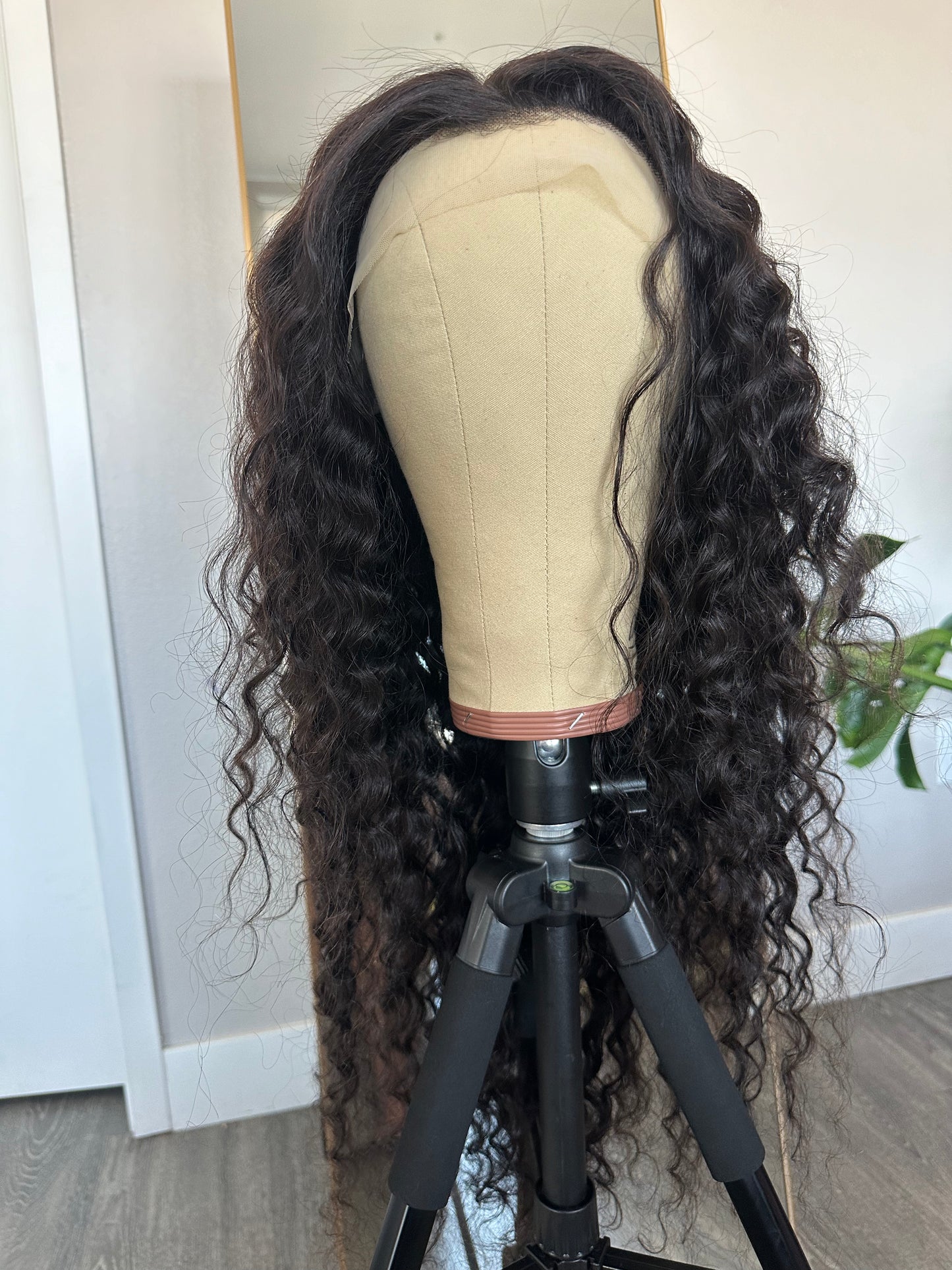 28 in Loose Deep Frontal HD Wig